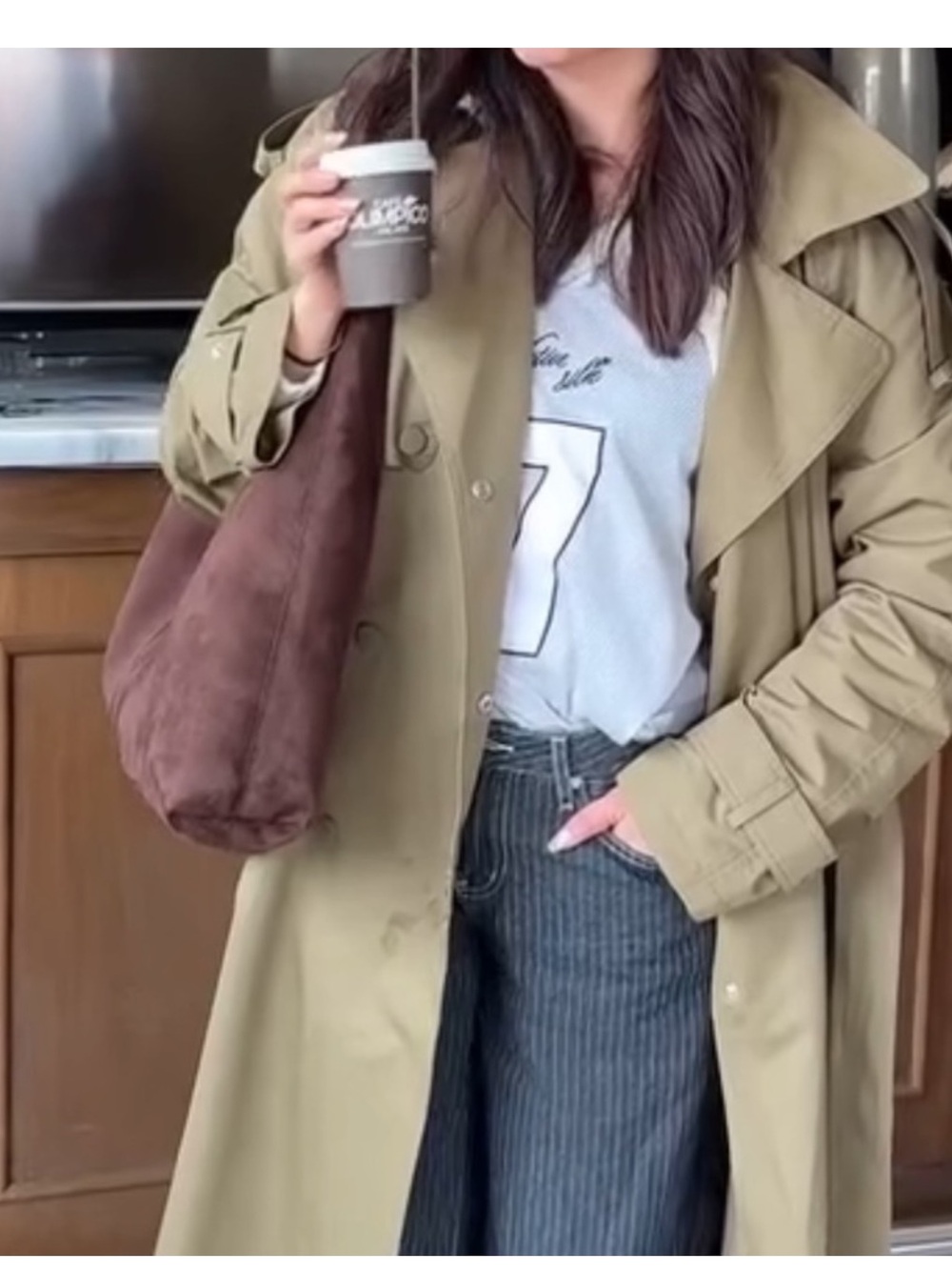 Gap | Handbag | Vegan Suede Slouchy Tote Bag - Picture 7 of 9